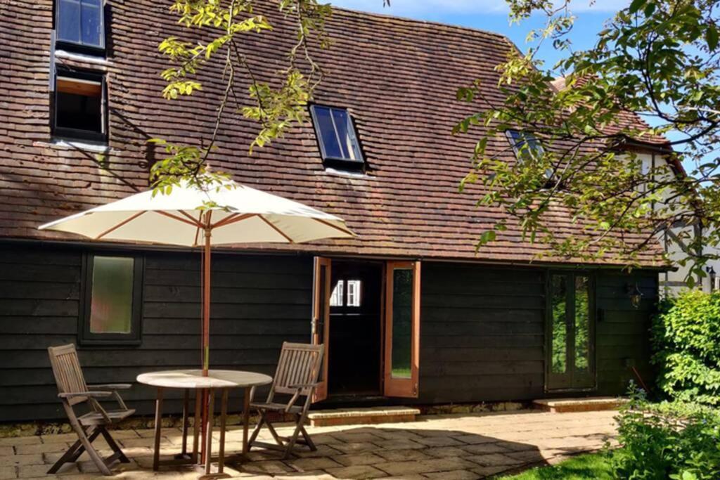 Cosy Listed Barn In Peaceful Country Village Granborough Exterior photo